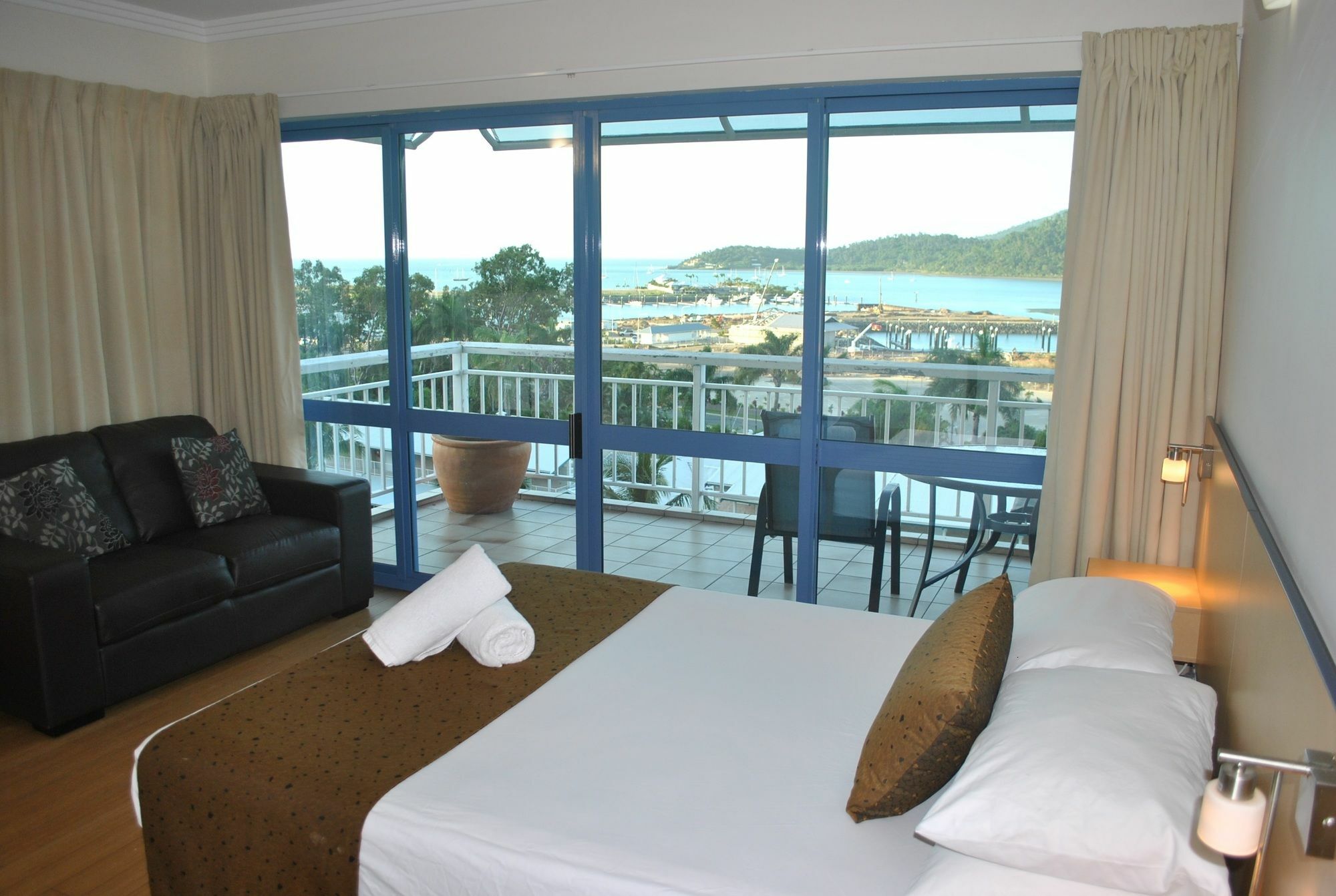 Coral Sea Vista Apartments Airlie Beach Buitenkant foto